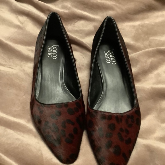 Franco Sarto burgundy leopard print shoes - Picture 2 of 6
